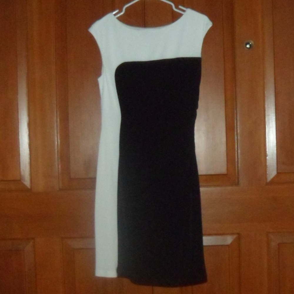 Connected Apparel Black & White Sleeveless Dress